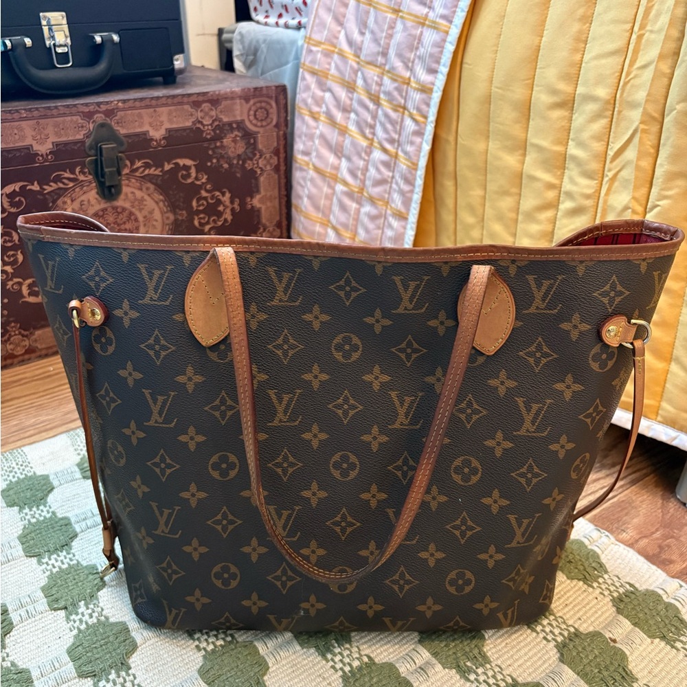 Authentic Louis Vuitton neverfull mm monogram cherry